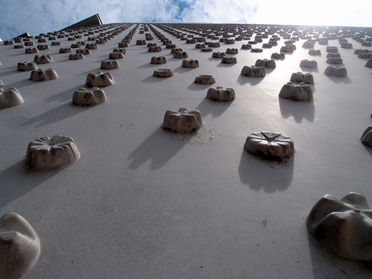 16,656 concrete blossoms at the facade of the museum