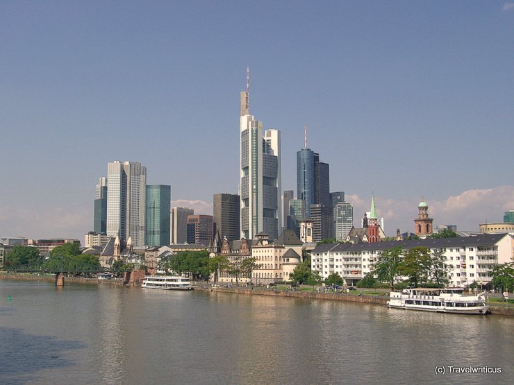 View from bridge near Ikonenmuseum