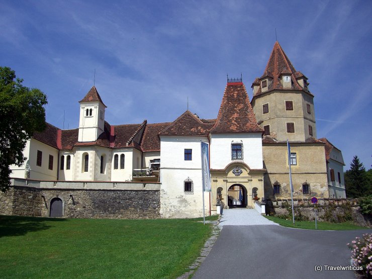 Front view of Schloss Kornberg