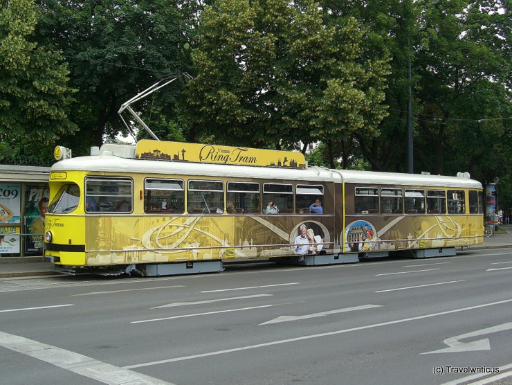 Yellow ring tramway in Vienna, Austria
